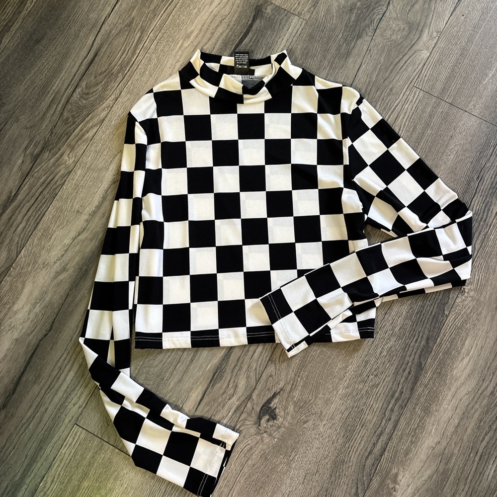 Rue21 Black and White Checkered Long Sleeve Top With Turtle Neck
